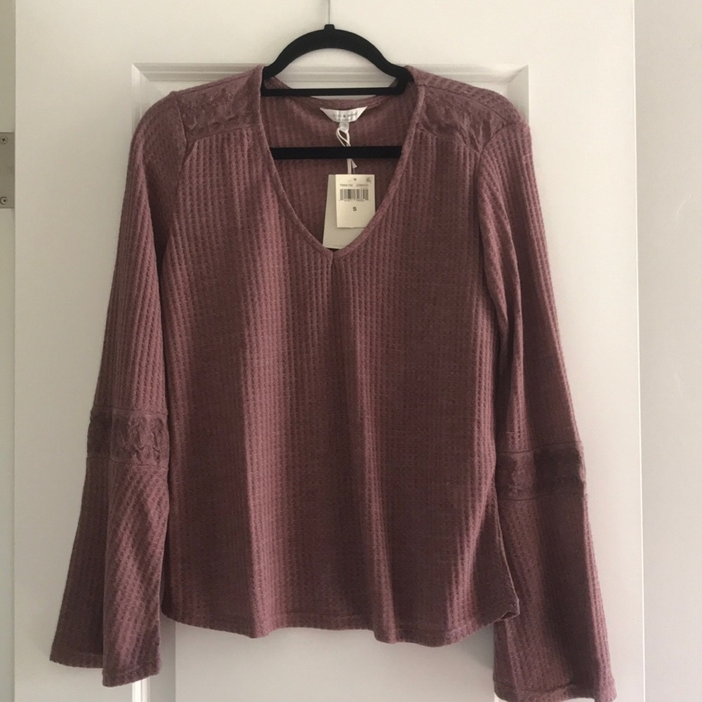 Lightweight belle sleeved thermal blouse